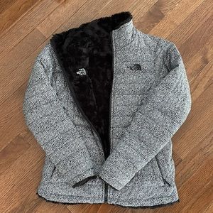 Black and white The North Face Mossbud Swirl Jacket girls size large (14/16)